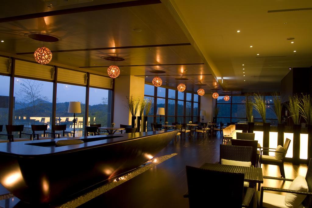 The Wen Wan Resort Sun Moon Lake Юйчи Экстерьер фото