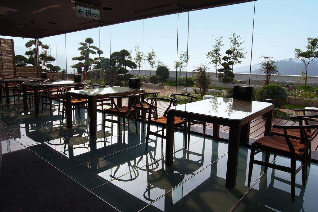 The Wen Wan Resort Sun Moon Lake Юйчи Экстерьер фото