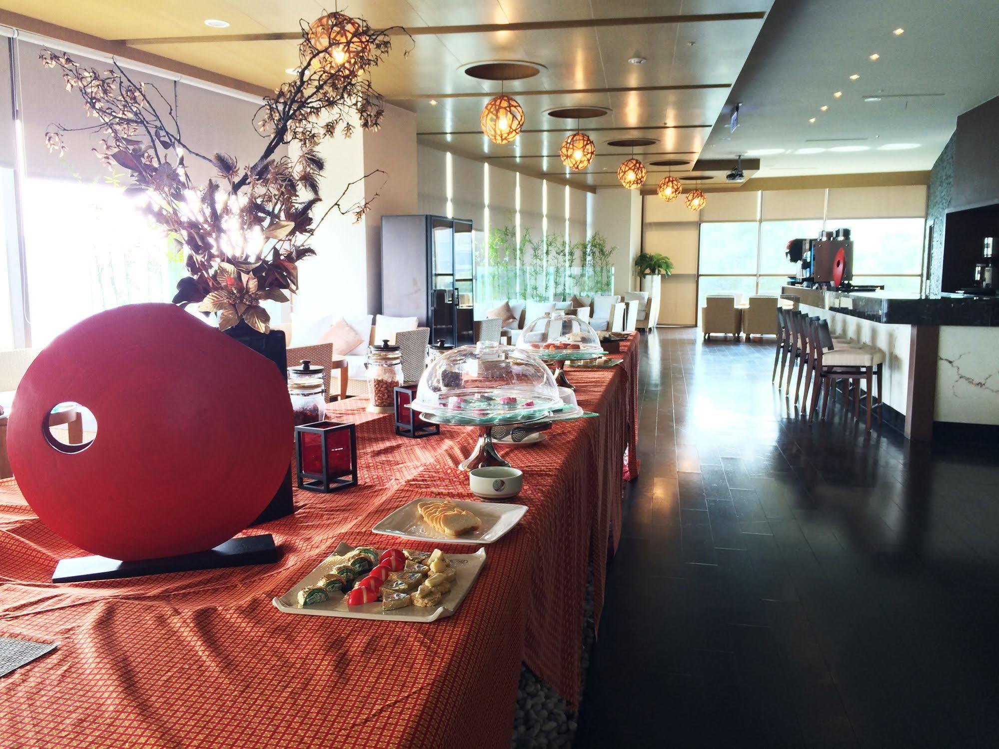 The Wen Wan Resort Sun Moon Lake Юйчи Экстерьер фото
